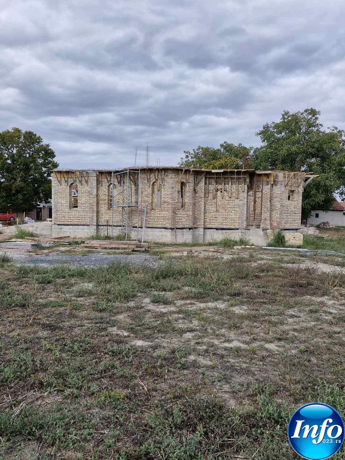 Moba kod Hrama Svetog Save u Zrenjaninu – volonteri pomažu u izgradnji, zahvalnost priložnicima