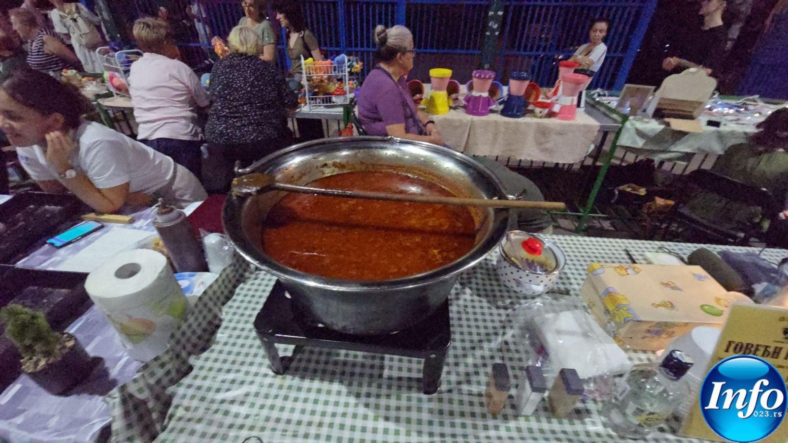 21. Noćni bazar u Zrenjaninu Mala pijaca domaći proizvodi i rukotvorine